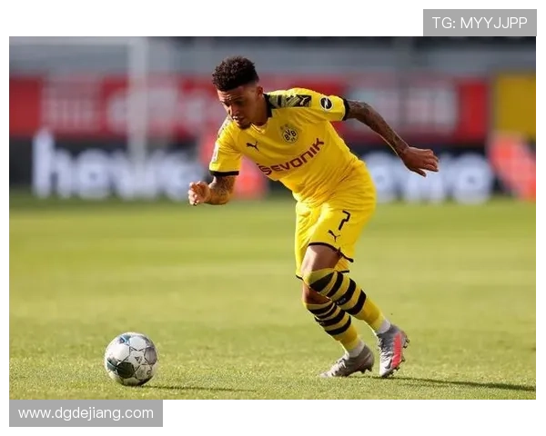 德甲各队阵容改造方案与当前赛季竞争力分析