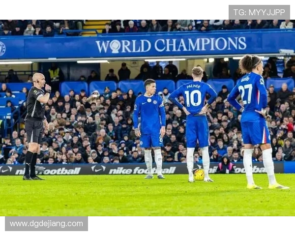 切尔西球员众多却难以形成整体,战术整合与阵容稳定性面临考验