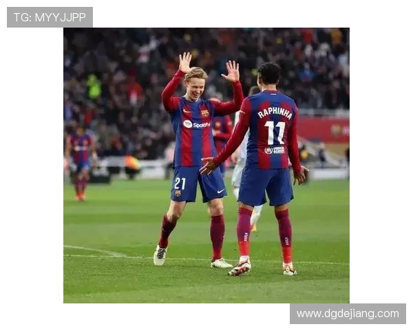 德布劳内vs德容:中场核心的传球网络与组织体系差距解析 德布劳内vs德容:中场核心的传球网络与组织体系差距解析