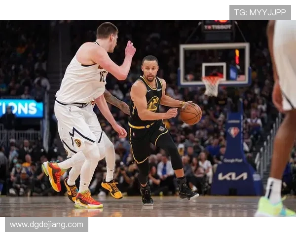 怀特通过挡拆拉开空间，提升关键时刻三分效率显著